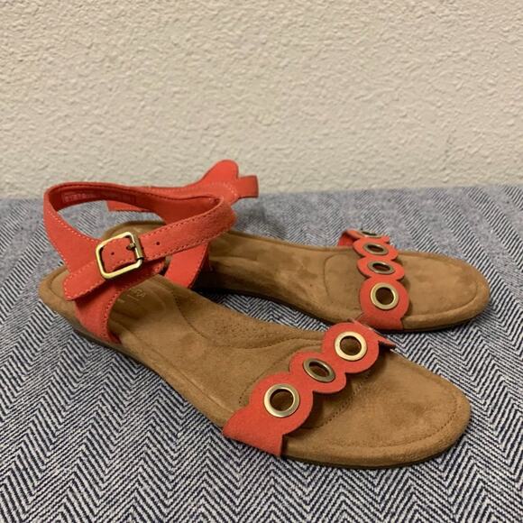 Koolaburra by UGG - Leira Wedge Sandal - Picture 2 of 8